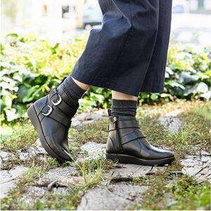 FitFlop LAILA Double Buckle Leather Zip Boot Black Sz 7